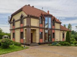 , 8-комн., Санкт-Петербург