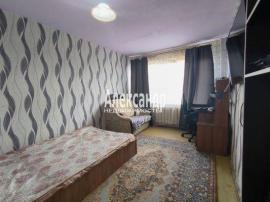 Квартиры, 3-комн., Коммунар