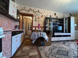 Квартиры, 3-комн., Кингисепп