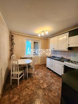 Квартиры, 3-комн., Кириши